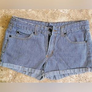 Levi’s Denim blue striped vintage shorts size 6